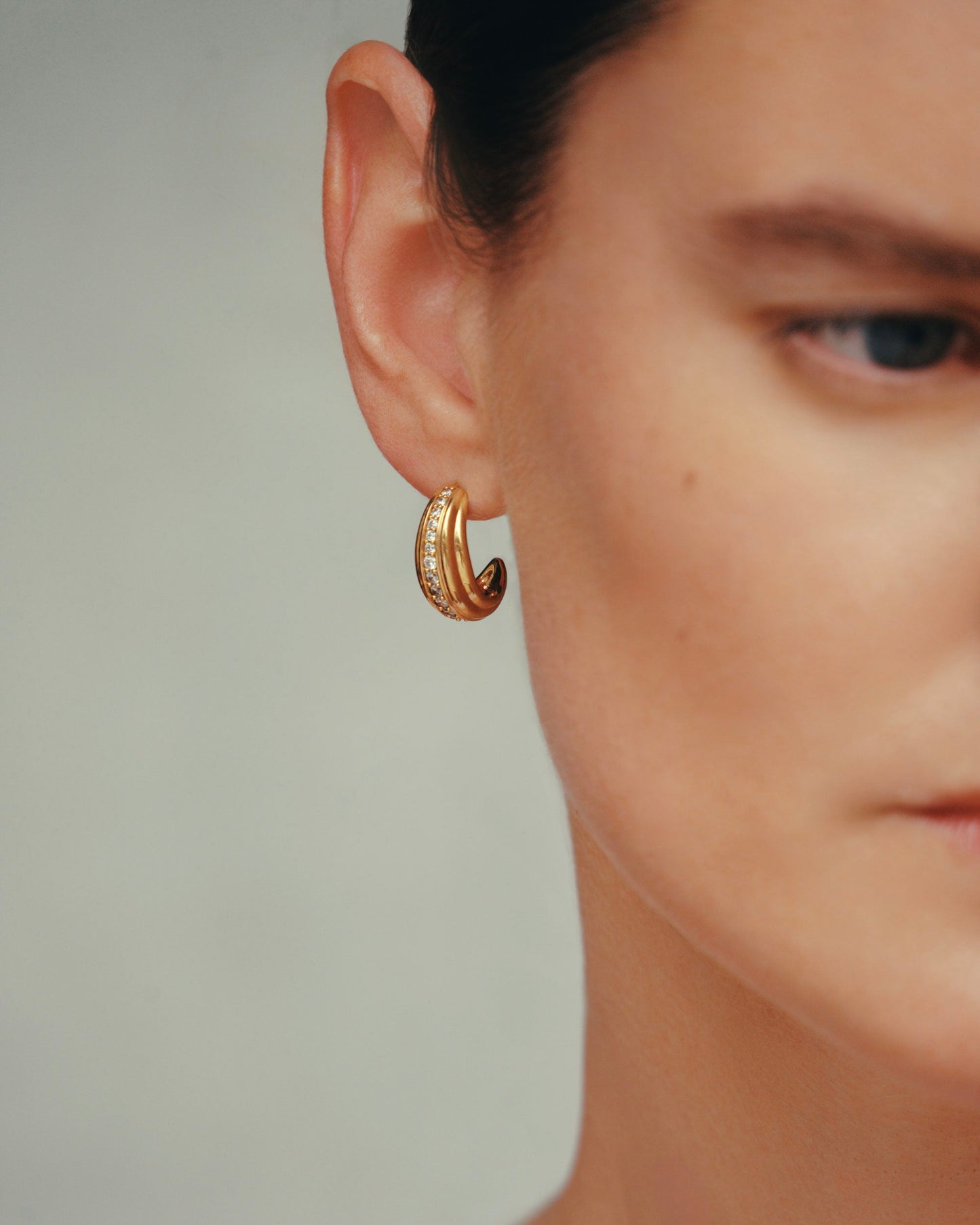 Elegant Twist Hoop Earrings